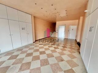 AFFITTASI UFFICIO 97MQ IN ZONA CENTRALE