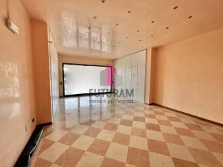 AFFITTASI UFFICIO 97MQ IN ZONA CENTRALE