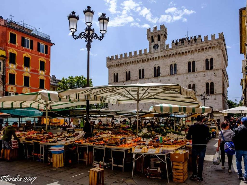 chiavari piazza del mercato