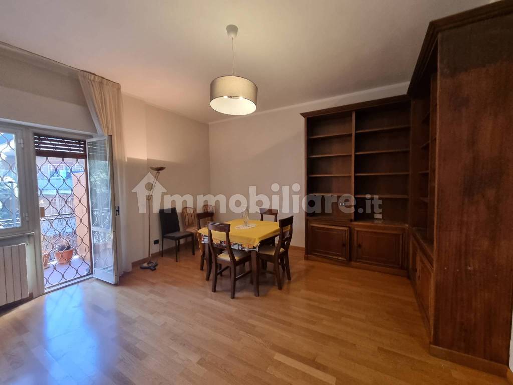 Affitto Appartamento Roma. Trilocale in via Francesco Valagussa. Posto