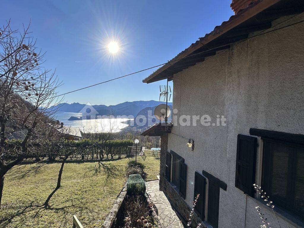 Lago Como Plesio loc. Breglia Casa con Giardino e Vista Lago rid-3