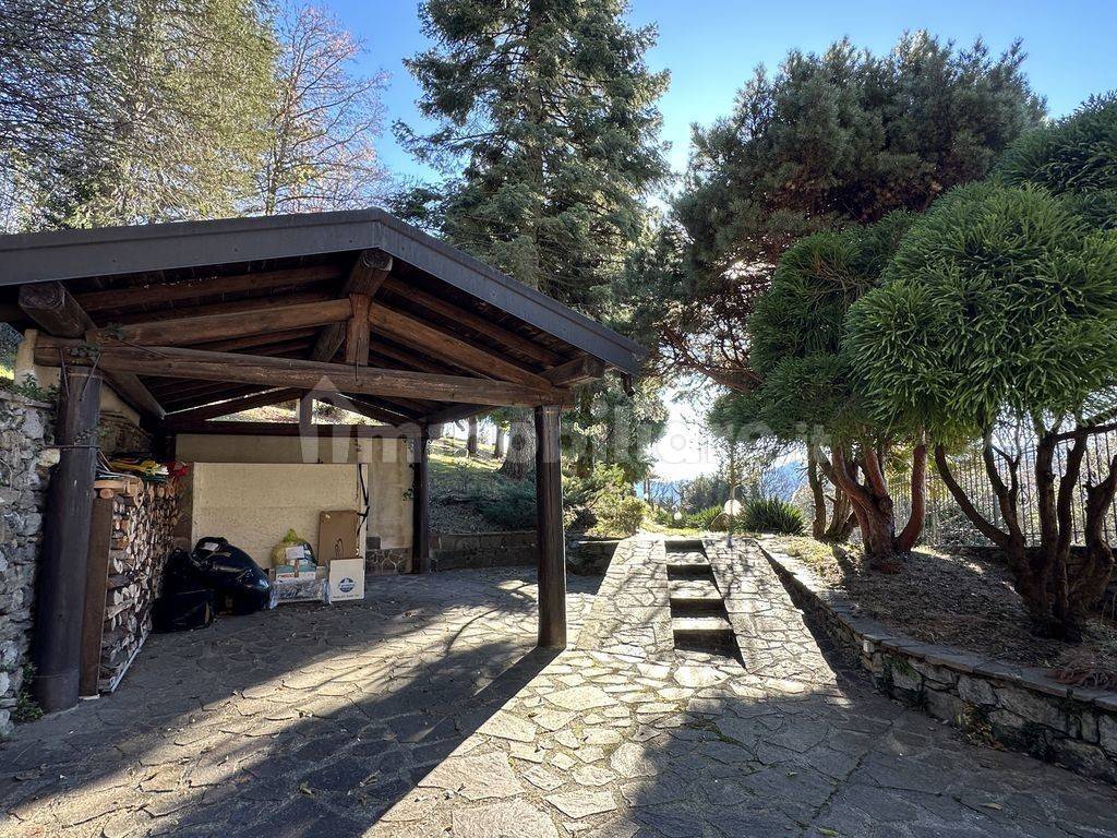 Lago Como Plesio loc. Breglia Casa con Giardino e Vista Lago rid-35