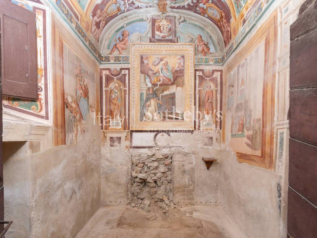 frescoed private chapel