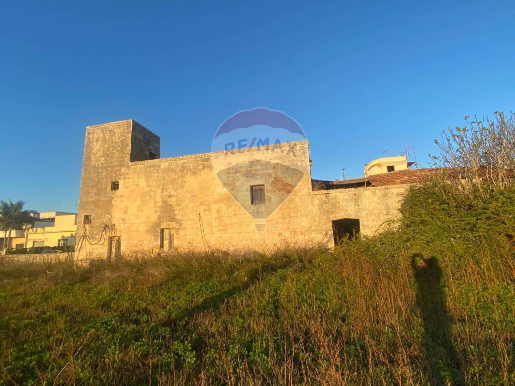 Vendita Rustico Lequile. Da ristrutturare, 185 m², rif. 108282199