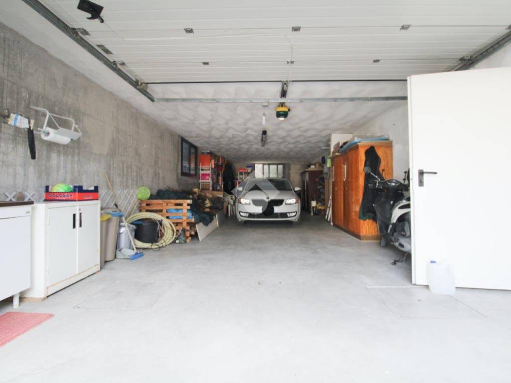 garage 2