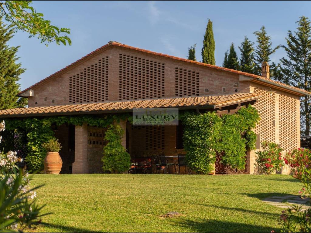 Villa in stile rustico toscano