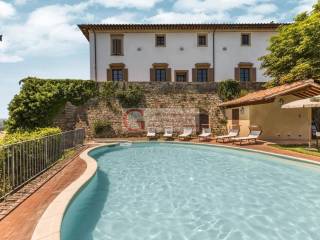 Borgo storico con piscina - Toscana