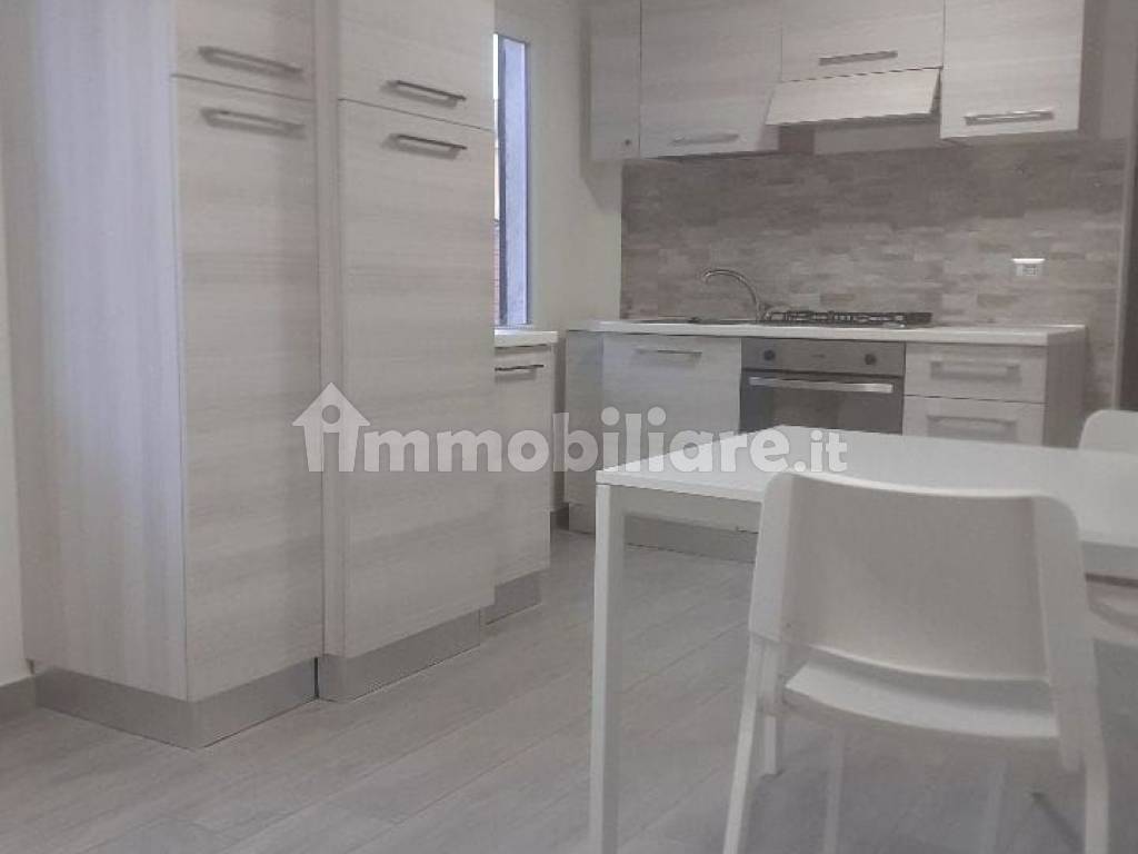 Rent Apartment Modena. 2room flat in via Due Canali Sud. Excellent