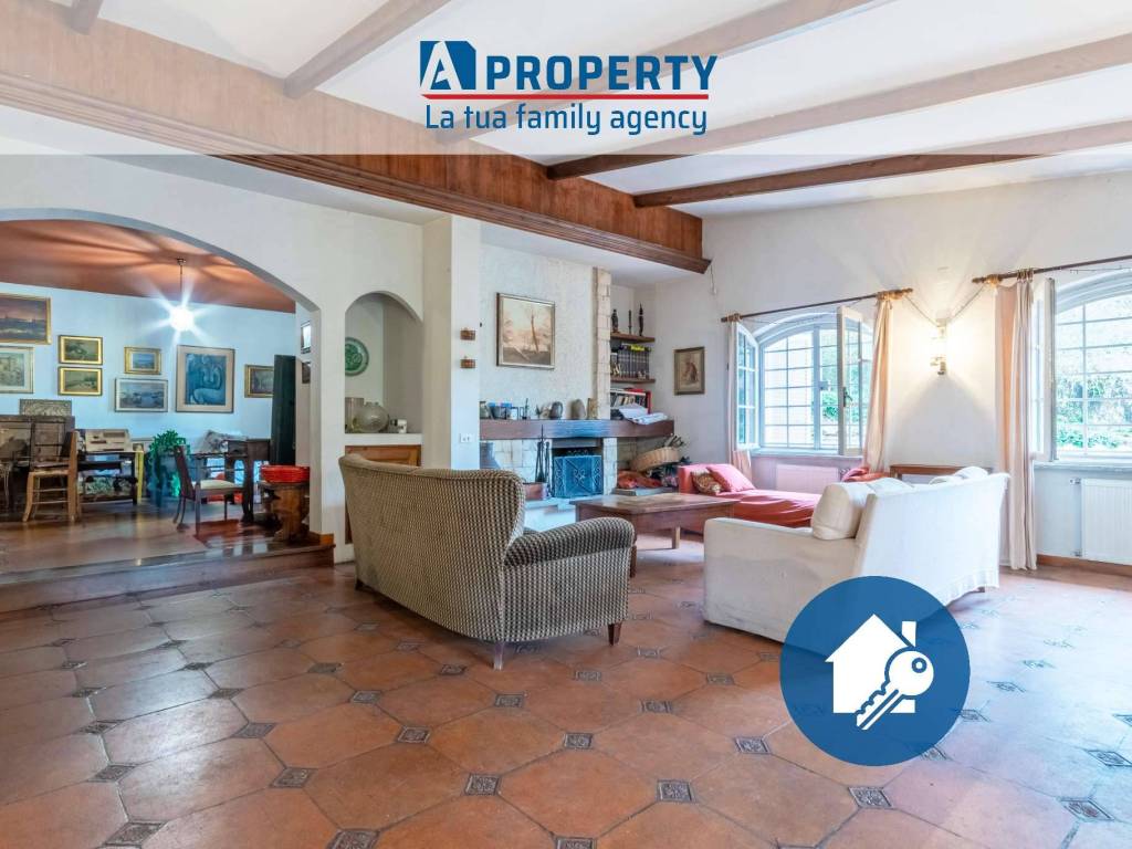 Vendita Villa bifamiliare in via Codette 78 Riano. Buono stato, posto