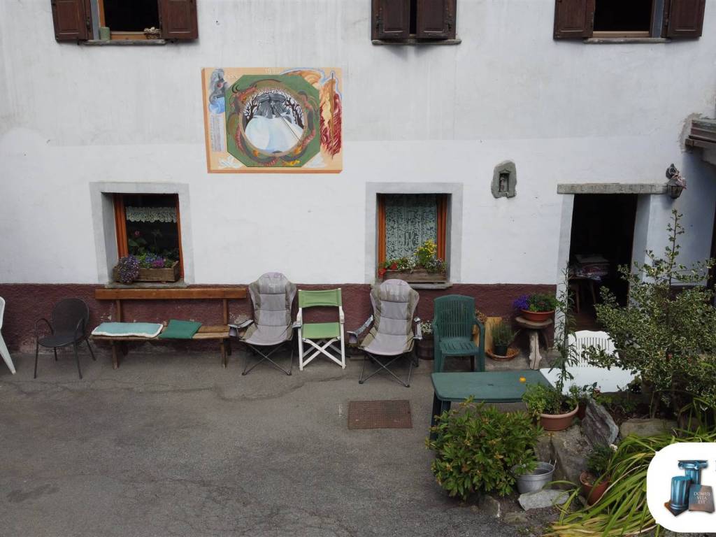 alloggio-centro-courmayeur-arredato-via-roma-carat