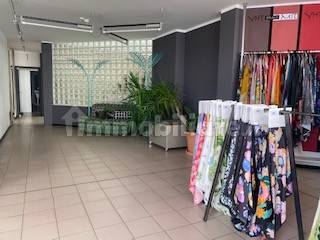 UFFICIO SHOW ROOM MONTANO LUCINO COMO