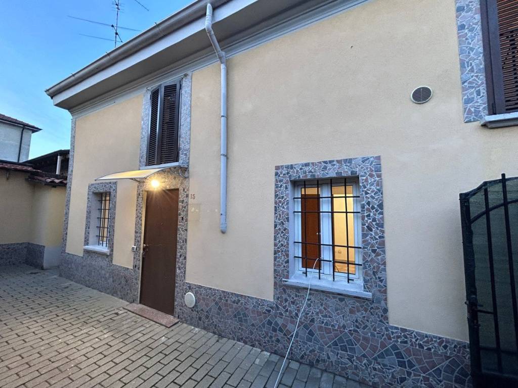 Affitto Terratetto unifamiliare in via Roma , 15 Gropello Cairoli