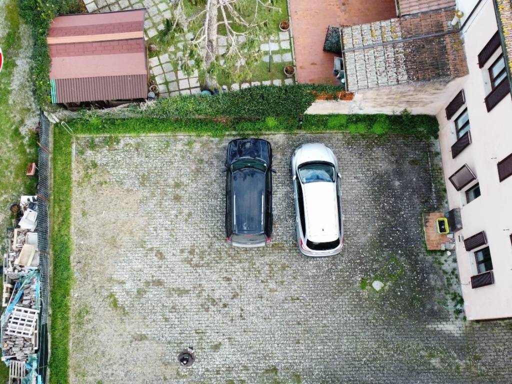 Parchegggio giardino