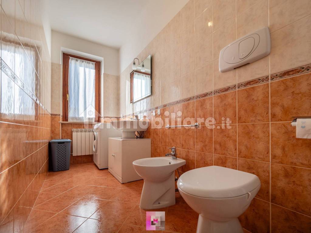 Bagno Finestrato con Doccia_V2