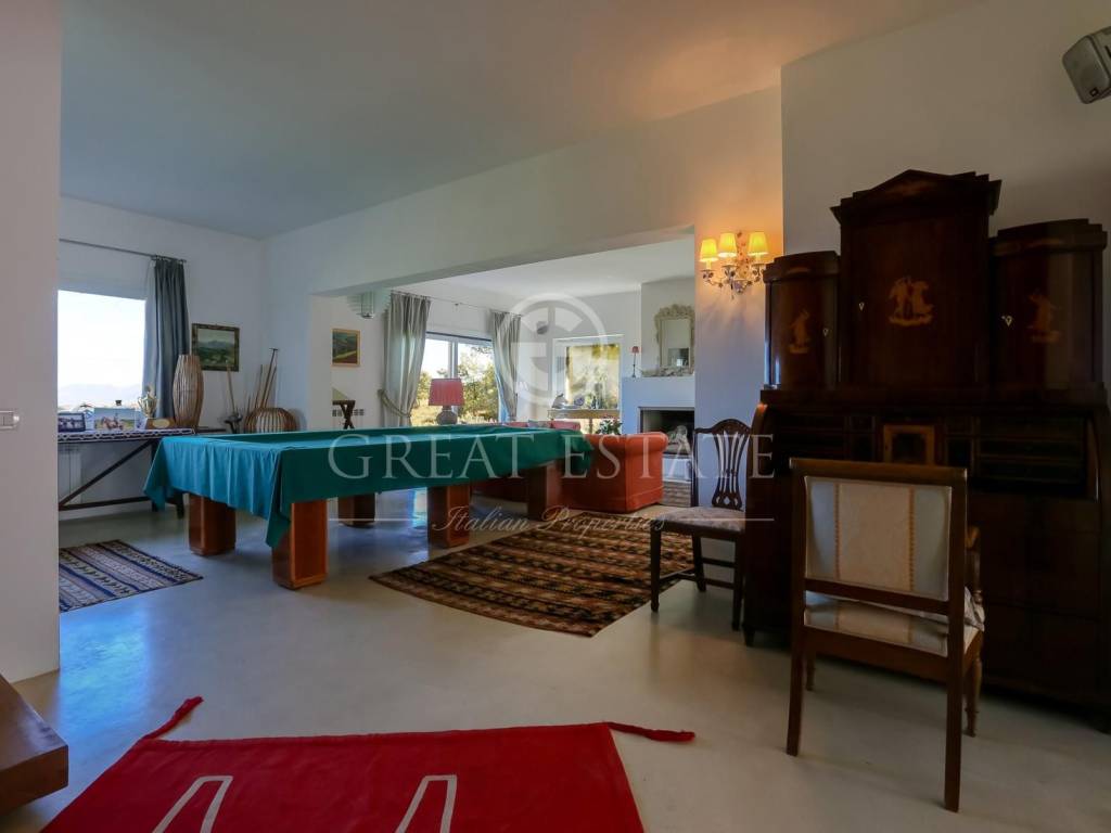 vendesi-villa-di-prestigio-in-umbria-perugia-gualdo-cattaneo-16027572958238.jpg