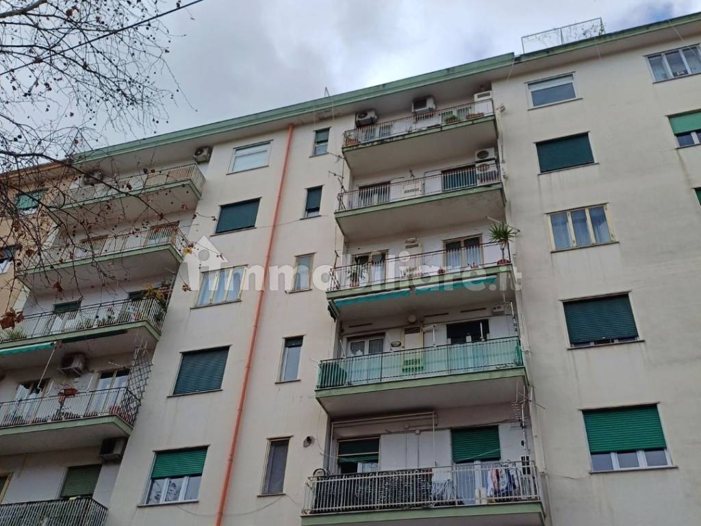 Sale Apartment Salerno. 3room flat in via Silvio Baratta. Good