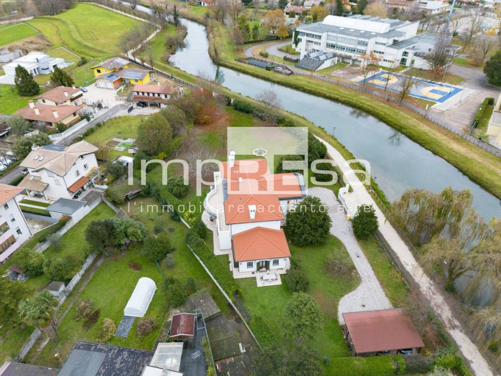 Vista Dall' Alto Drone