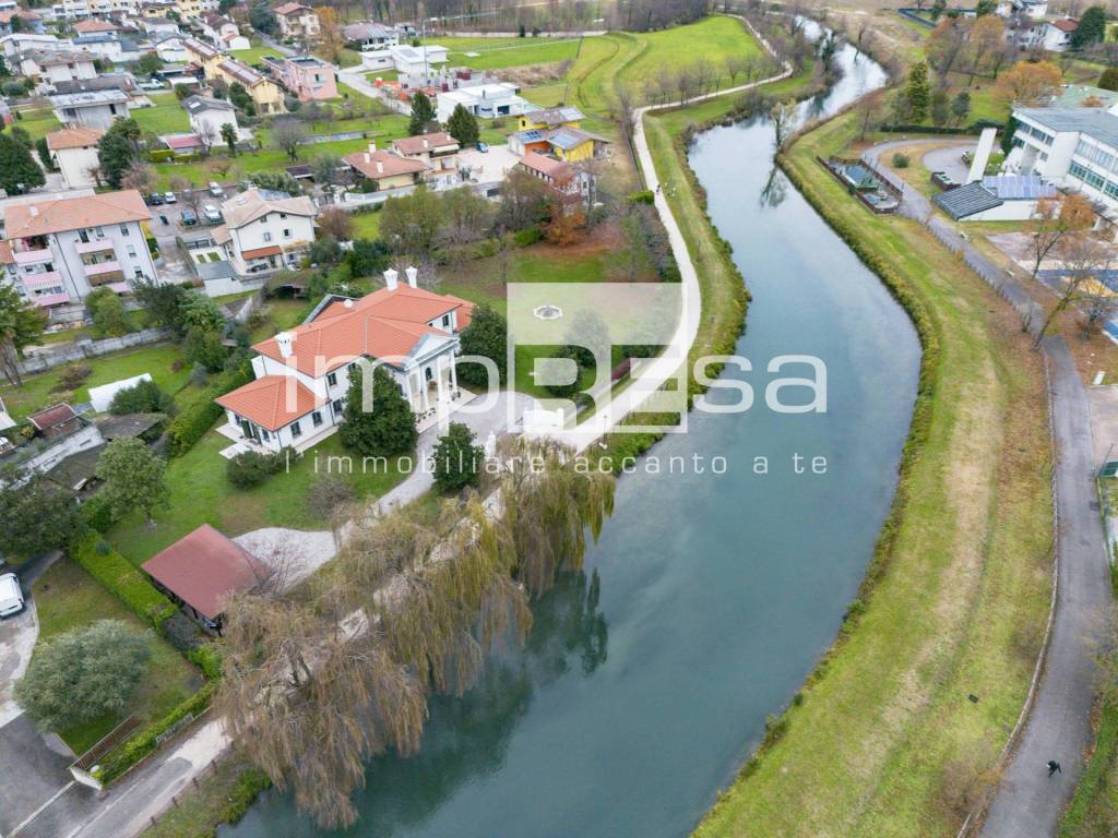 Vista Dall' Alto Drone