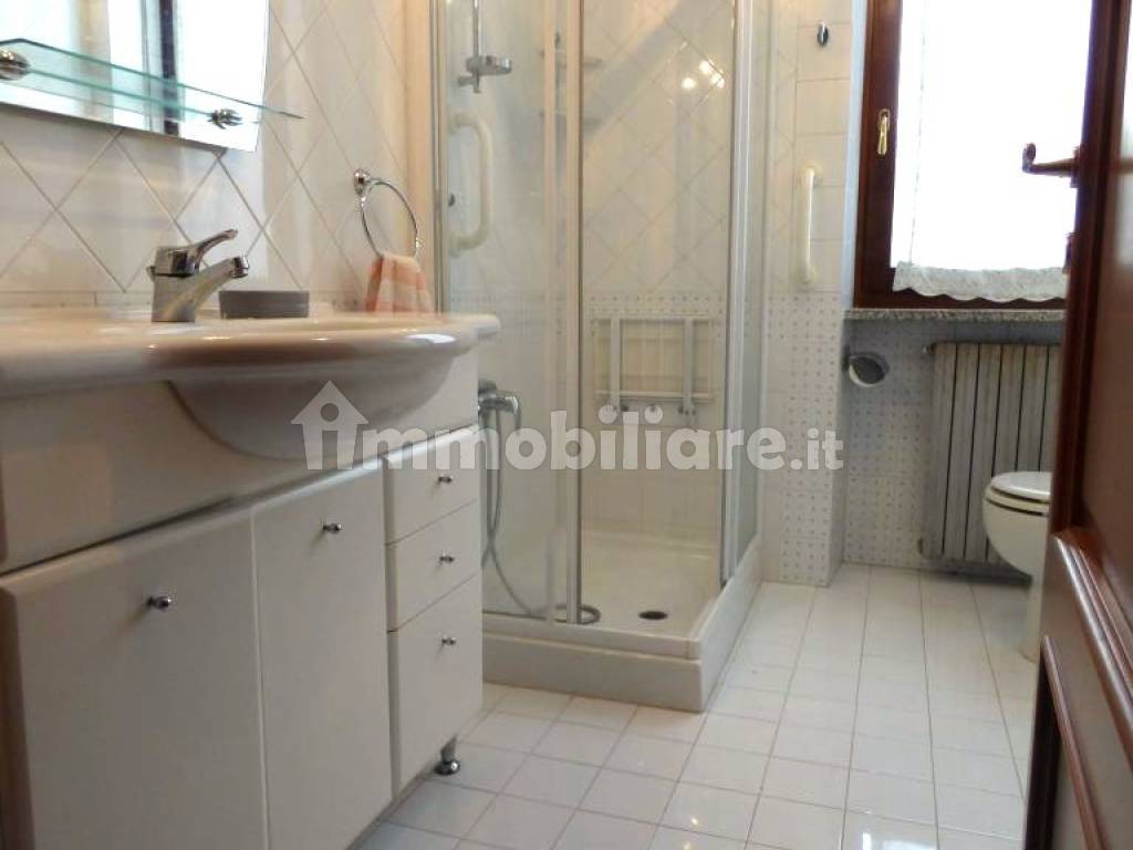 BAGNO CON BOX DOCCIA