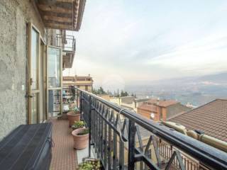 balcone della cucina e camera da letto