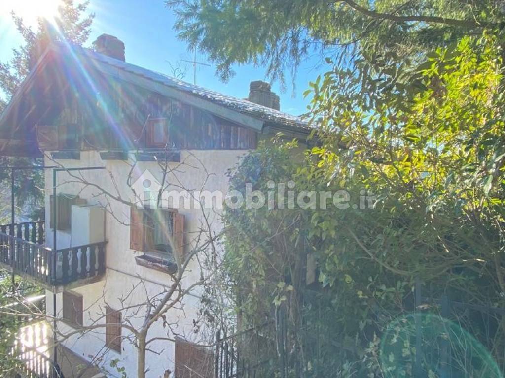 Vendita Villa a schiera in Località la Pineta 69 Pontinvrea. Buono stato,  posto auto, con terrazza, riscaldamento autonomo, 118 m², rif. 108199395