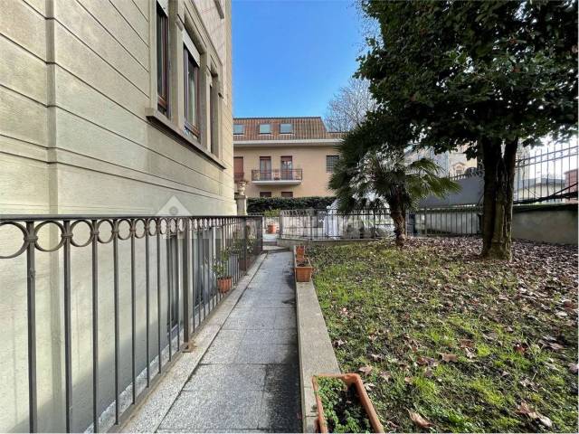 APPARTAMENTO IN VILLA CENTRO NOVAR