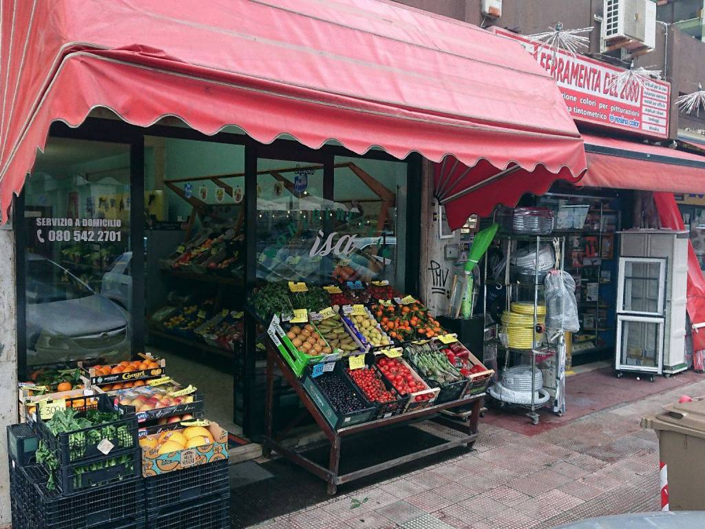 Negozio di frutta e verdura via gaetano devitofrancesco 2f, carrassi, bari