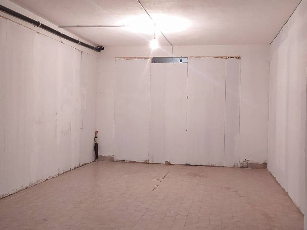 Garage - box viale aldo moro 102, centro, san giorgio del sannio