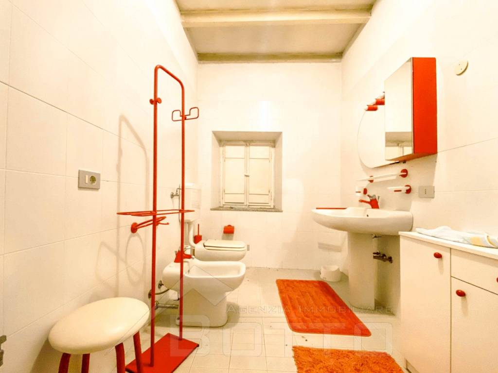 casa vendita suno bagno3