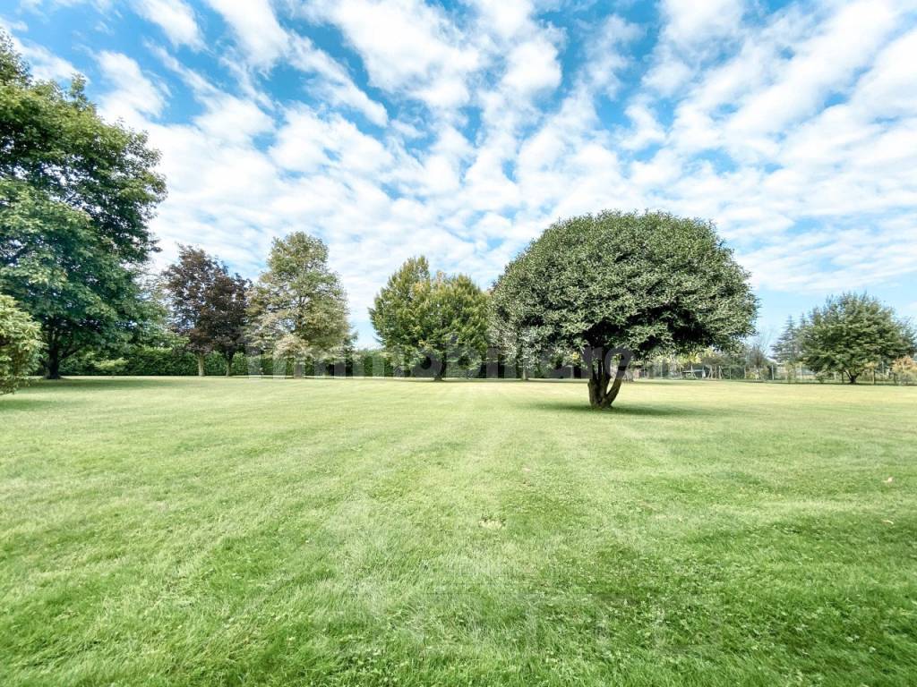 casa vendita suno giardino4