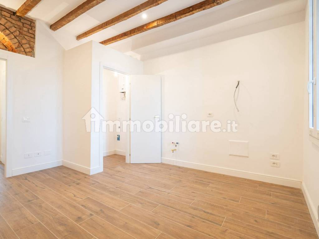 Vendita Appartamento Milano. Bilocale in via Carlo Imbonati 9. Ottimo
