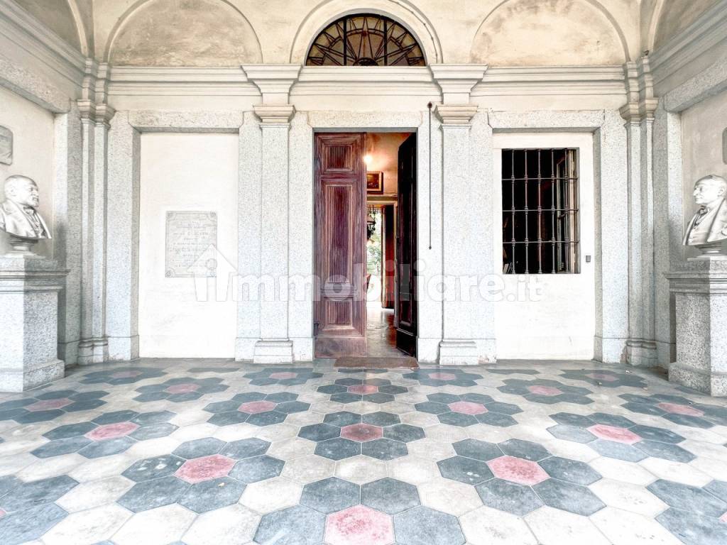 villa vendita romagnano portico