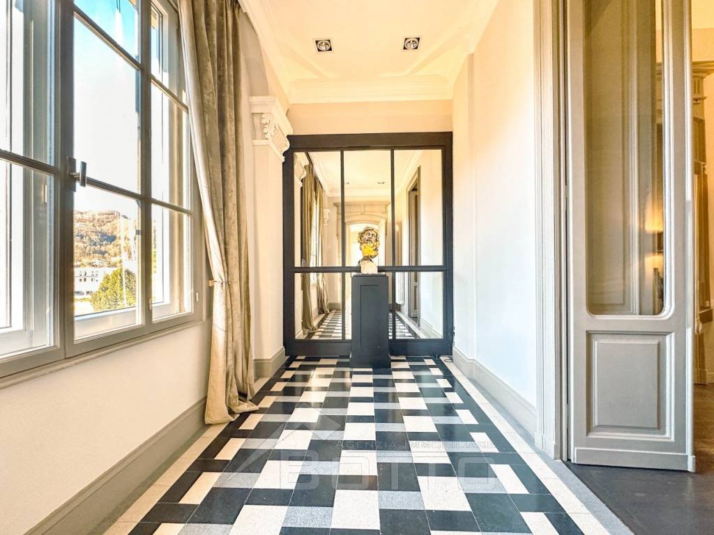 appartamento vendita borgosesia corridoio2