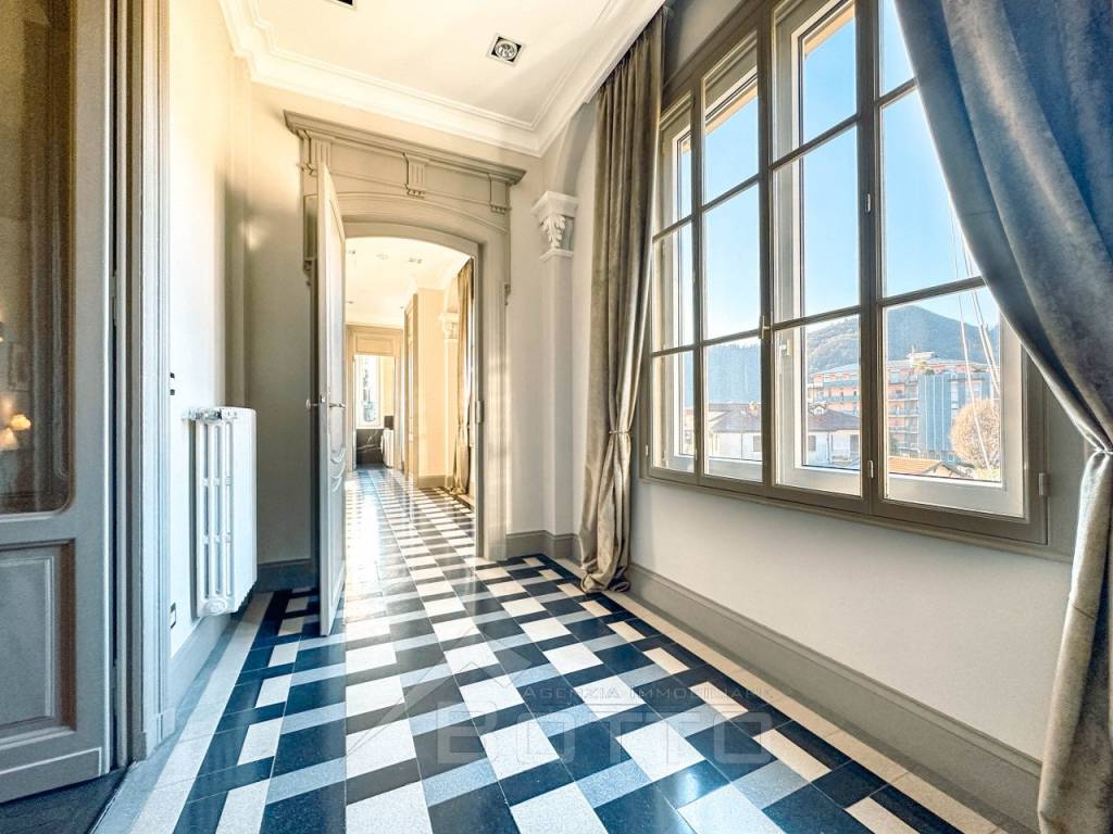 appartamento vendita borgosesia corridoio4