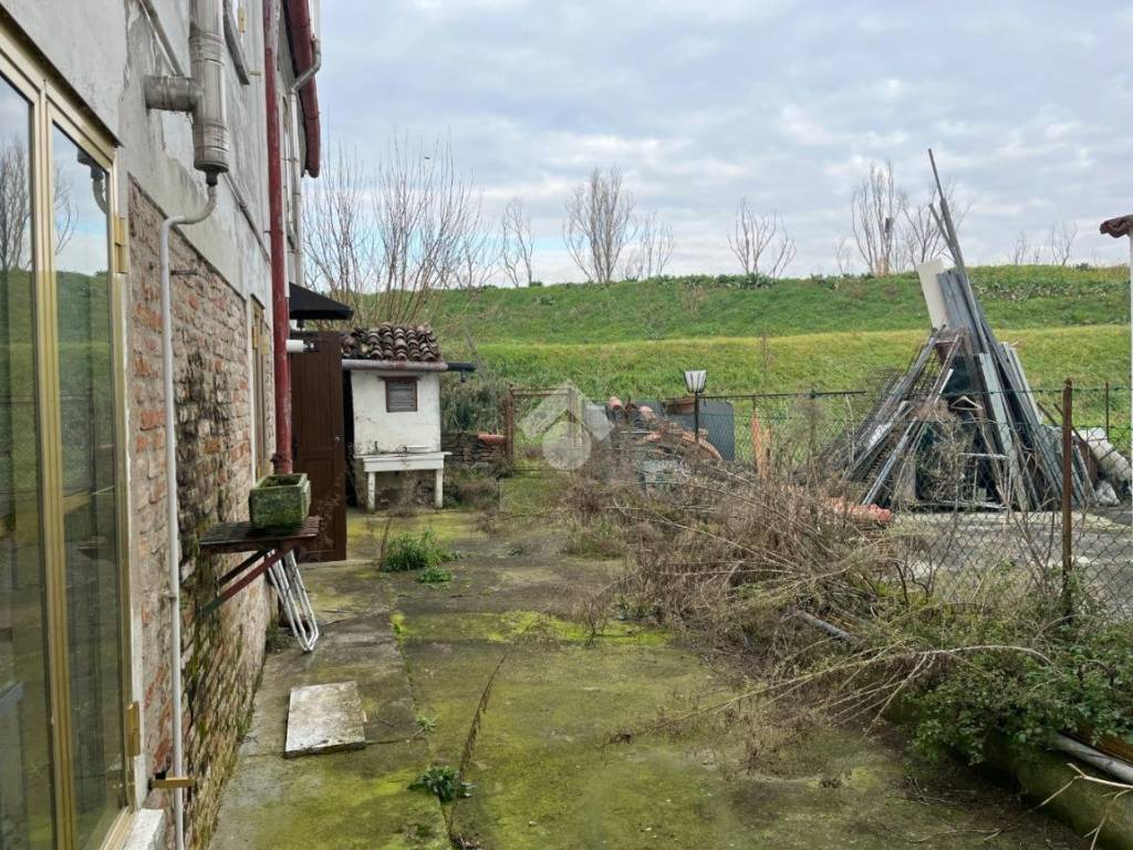 Vendita Terratetto plurifamiliare in piazza Fetonte 8 Ferrara. Da ...