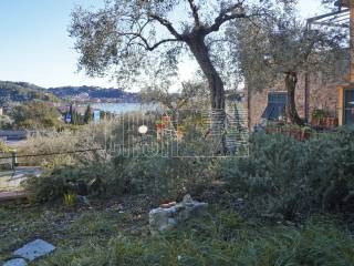 Giardino con vista mare