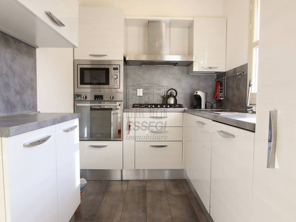 vendesi appartamento ristrutturato con terrazzoIMG