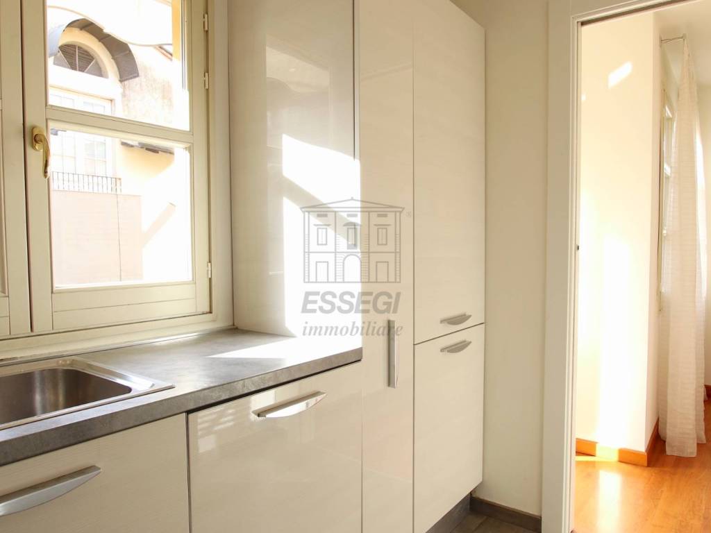 vendesi appartamento ristrutturato con terrazzoIMG