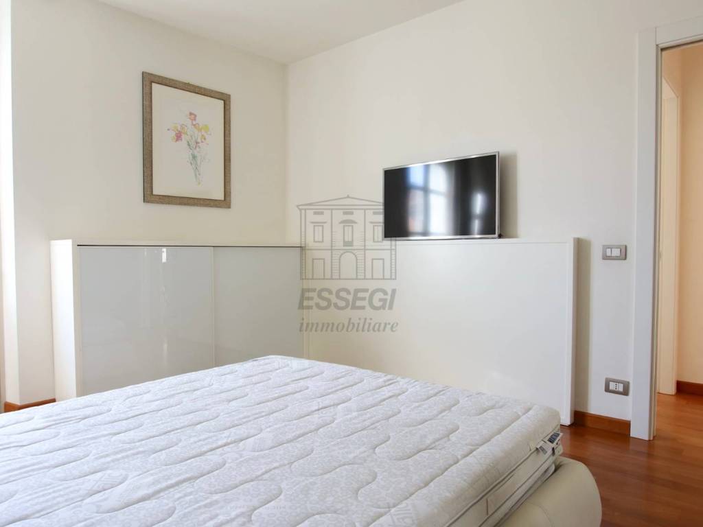 vendesi appartamento ristrutturato con terrazzoIMG