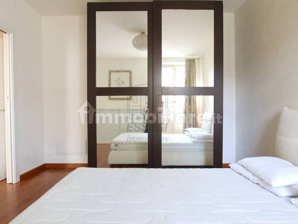 vendesi appartamento ristrutturato con terrazzoIMG