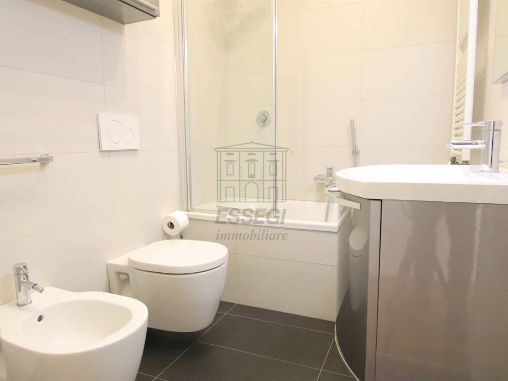 vendesi appartamento ristrutturato con terrazzoIMG