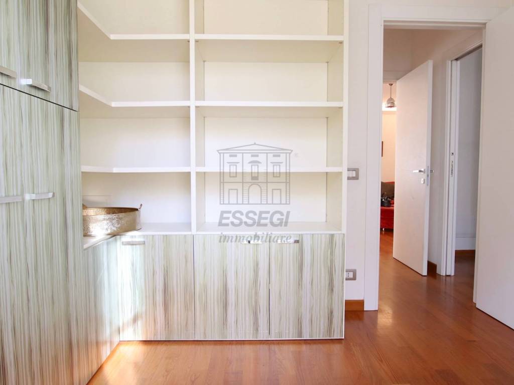 vendesi appartamento ristrutturato con terrazzoIMG