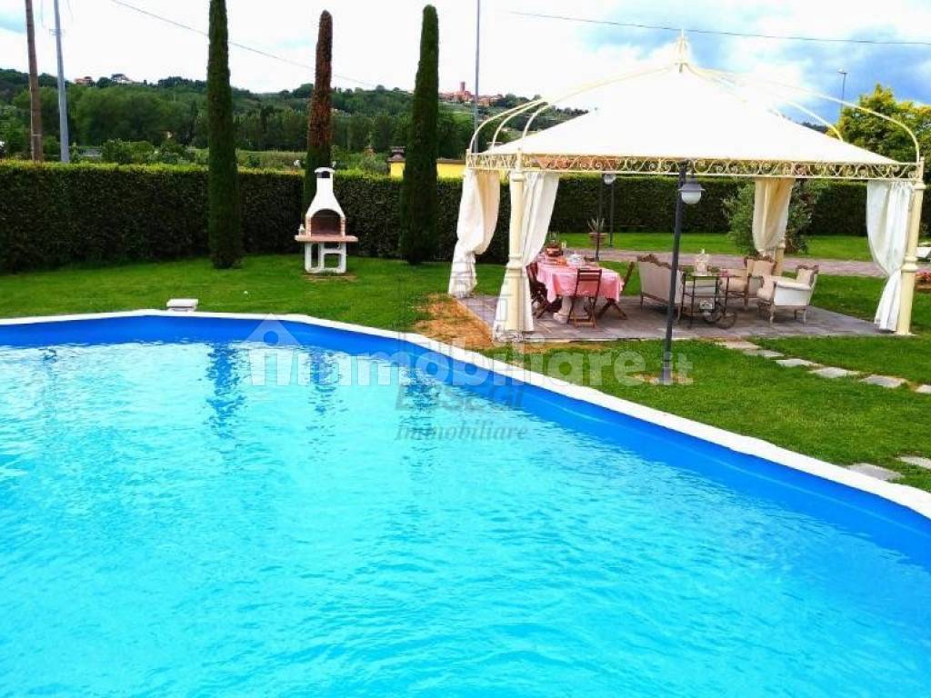 Villa con piscina e giardino a M (18).jpg