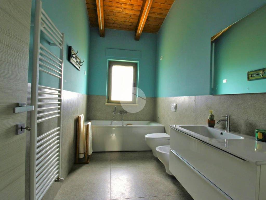 5_bagno con vasca (2)