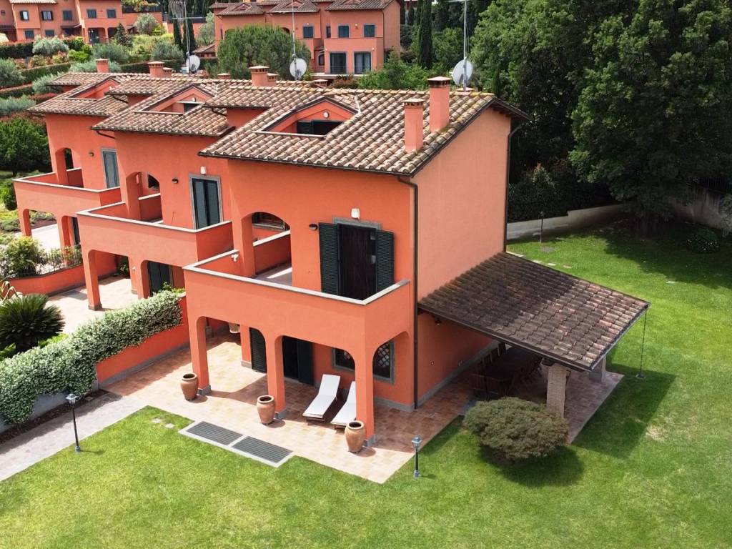 Sale Multifamily villa in via Fontana Vecchia 8/A Frascati. Excellent