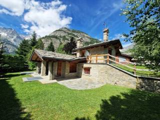 CHALET LA SAXE COURMAYEUR