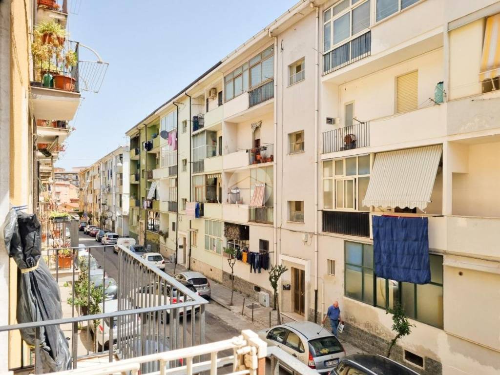Vendita Appartamento Cosenza. Trilocale in via giuseppe santoro 2