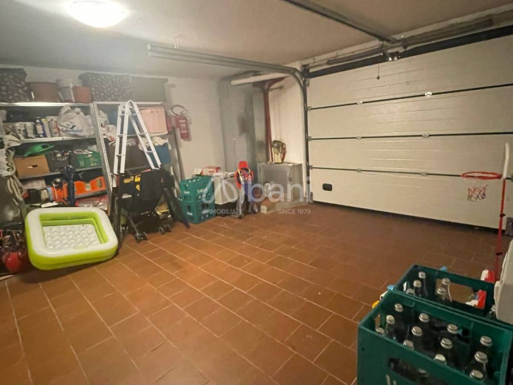 VE404_Villa -semindipendente-su tre livelli- box a