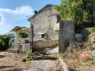 vendita-rustici-e-casali-massa-carrara-rif-dpa-97-casale-con-terreno-e-oevdtic2.jpg