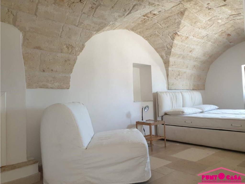 Sale Apartment Ostuni. 2room flat in centro storico. Excellent